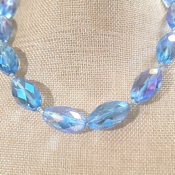 Ice Blue Faceted Crystal Aurora Borealis Chunky Necklace - Picture 5 of 7